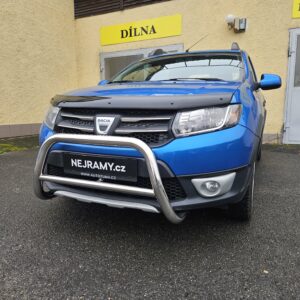 Přední ochranný nerezový rám na Dacia Sandero Stepway 2012