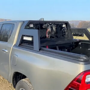 Hliníková roleta korby, zadní ochranný rám pro naviják, přídavná světla na Toyota Hilux 2021