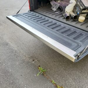 Ochranná nerezová lišta zadního víka korby pro Amarok 2010>2015>