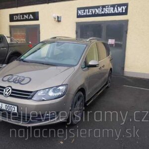 Boční nerezové nášlapy s prolisy (černé )pro VW Sharan 2010/Seat Alhambra 2010-