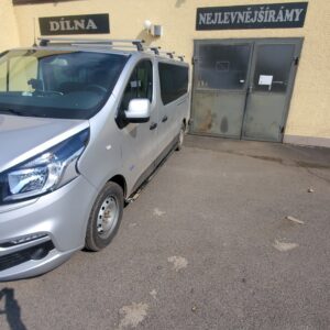 Boční oválné ochranné nerezové nášlapy s hliníkovými prolisy pro Renault Traffic 2014/Opel Vivaro/ Fiat Talento (TA)
