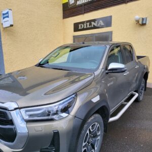 Boční ochranné nerezové nášlapy trubky matné pro Toyota Hilux (TA)