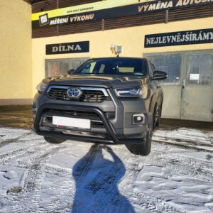 Přední ochranný nerezový rám do stran černý pro Toyota Hilux TA)
