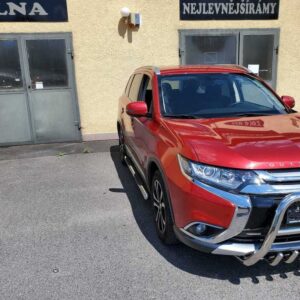 Boční ochranné nerezové nášlapy s plastovými prolisy pro Mitsubishi Outlander 2018 (TA)