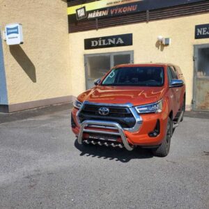Přední ochranný nerezový rám se zuby a držák na kameru pro Toyota Hilux 2021> (TA)