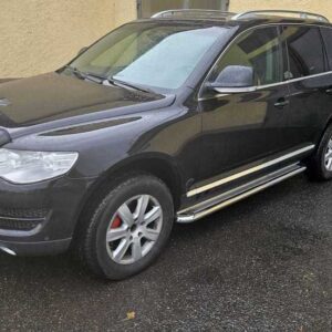 Boční ochranné nerezové celonášlapy pro Volkswagen Touareg do 2006 (TA)