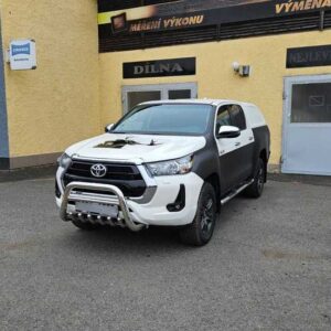 Přední ochranný nerezový rám se zuby pro Toyota Hilux 2021> (TA)