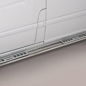 Boční ochranné oválné nerezové nášlapy s hliníkovými prolisy