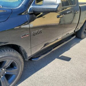 Boční ochranné nášlapy s prolisy TA černé