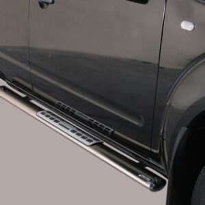 Boční ochranné oválné nerezové nášlapy s hliníkovými prolisy pro Nissan Navara