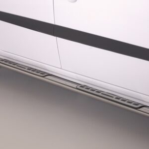 Boční ochranné oválné nerezové nášlapy s hliníkovými prolisy