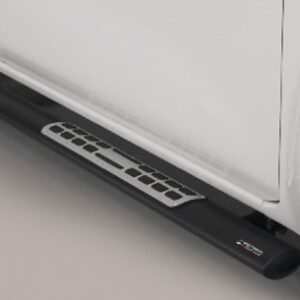 Boční ochranné oválné nerezové nášlapy s hliníkovými prolisy pro Renault Alaskan