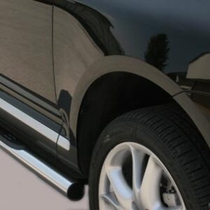 Boční ochranné nerezové nášlapy s plastovými prolisy - tyč