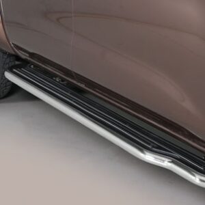 Boční ochranné nerezové celonášlapy pro Nissan Navara