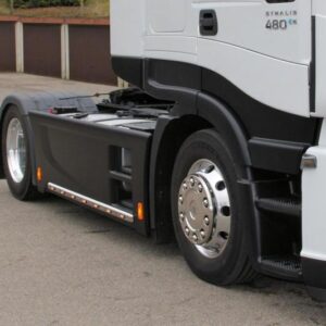 Boční nerezová lišta s led diodami pro Iveco Stralis 2017