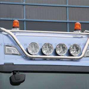 Horní ochranný nerezový rám na 4 přídavná světla s držakem pro majaky na SCANIA R SERIE 2016